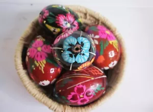 5 Wooden Easter Eggs Hand Painted with Raffia Hand Made 5" Basket - Picture 1 of 5