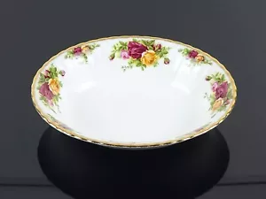 ROYAL ALBERT OLD COUNTRY ROSES ENGLISH 9” OVAL VEGETABLE SERVING BOWL - Picture 1 of 3