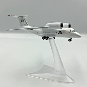 Antonov An-72 UN ES-NOB escala 1/200 plástico - Imagen 1 de 14