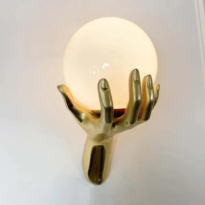 Aplique de pared mediados de siglo 1 luz globo de mano corto latón Sputnik lámpara de pared Foto 1 de 4