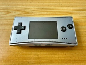 Nintendo Gameboy Micro OXY001 Metallic Silber Handheld-Systemkonsole ohne Sound - Bild 1 von 8