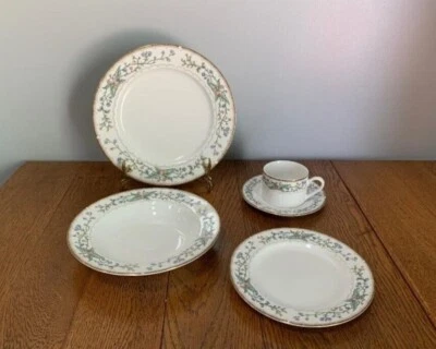 Farberware Wellesley Fine China 65 Piece Set Service for 12 Pristine Condition  - Image 1 of 4