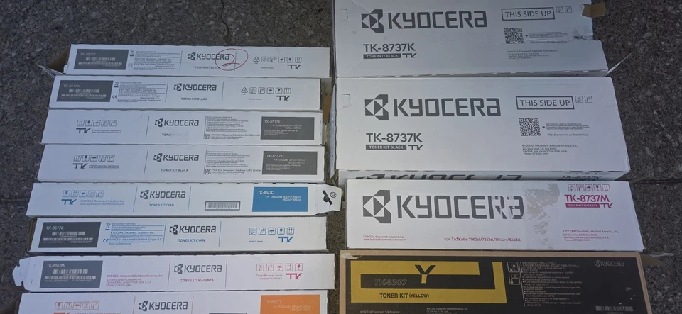 Lote de 12 núcleos de tóner Kyocera OEM VACÍOS - TK-8737 / TK-8517 / TK-8307 - Foto 1 de 1