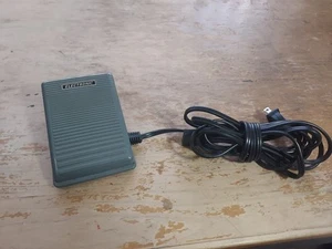 Pedale regolatore velocità macchina da cucire elettronico KD-1902 per Singer - Foto 1 di 2
