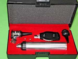 Otoskop Ohrenleuchte Ophthalmoskop Augenleuchte 2 Ersatzbirnen silber Box - Bild 1 von 13