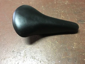 SELLA BICICLETTA CORSA BAMBINO MADE IN ITALY ANNI 60/70 NUOVA VINTAGE - Imagen 1 de 5