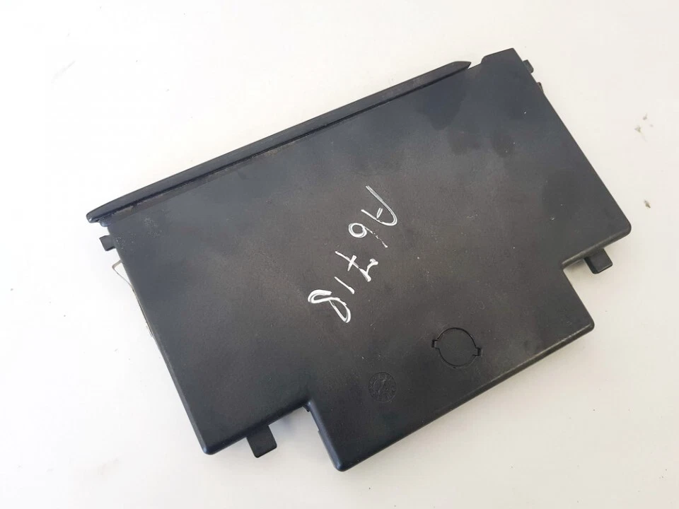 Volkswagen Passat 1998 Cup holder and Coin tray 3b1858569, 3b18586 #1319866-18 - Imagem 1 de 4