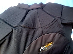 Almohadillas para el hombro de rugby Airowear armadura corporal entrenamiento fitness base protectora IRB + - Imagen 1 de 16