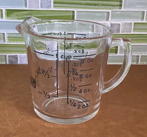 Vintage FIRE-KING Glas Messbecher schwarze Buchstaben 496 1 Tasse D Griff NEUWERTIG! - Bild 1 von 6