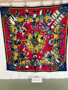 Hermes Carré 90 Vintage :Kachinas, Rouge / Jaune / Bleu/Kermit Oliver :JPN - Bild 1 von 16