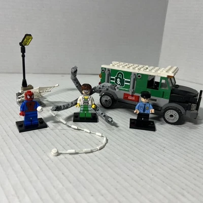 LEGO 76015 Marvel: Doc Ock Truck Heist 100% Complete with minifigs - Image 1 of 4