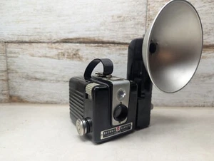 Vintage Kodak Brownie Hawkeye Flash Model Camera Untested - Photo 1 sur 3