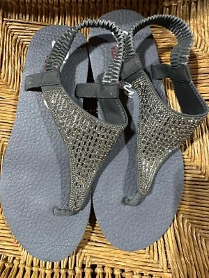 Sandalias chanclas para mujer Skechers Bling yoga espuma con honda trasera talla 9 m Foto 1 de 4