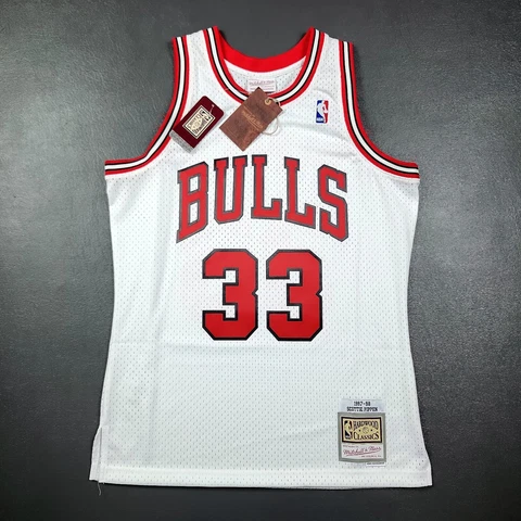 100% Authentic Scottie Pippen Mitchell Ness 97 98 Bulls Jersey Size 44 L Mens Cover