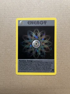Tarjeta Pokémon Rainbow Energy 17/82 SWIRL HOLO Rara Team Rocket WOTC 2000 CASI NUEVA COMO NUEVA - Imagen 1 de 8