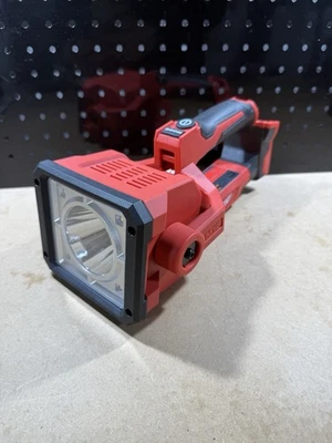 Milwaukee M18 18v Cordless LED Search Flood Light Flashlight 1250 Lumens 2354-20 - Image 1 of 4