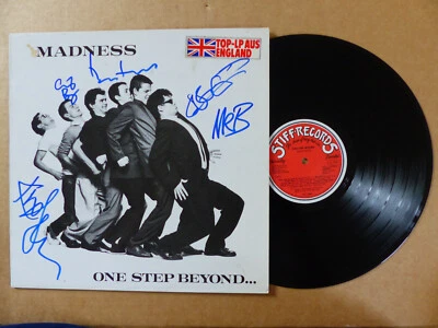 MADNESS signed Autogramm signiert auf "ONE STEP BEYOND..." Vinyl Schallplatte LP - Bild 1 von 4
