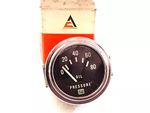 428067 STEWART WARNER OIL PRESSURE GAUGE NOS NEW - Picture 1 of 3