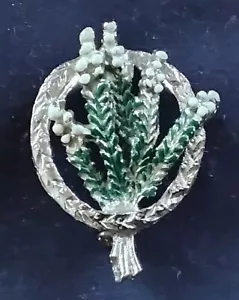 VINTAGE BROOCH - WHITEHEATHER - HOLLYWOOD - Picture 1 of 3