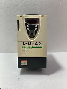 Schneider Electric Altivar 71 ATV71HU15N4 1,5 kW - Trasmissione di velocità CA 2 HP - Foto 1 di 7