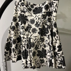 Mossimo Skirt Black White Knee sLength Floral Cotton Lined Full Size 8 - Picture 1 of 2