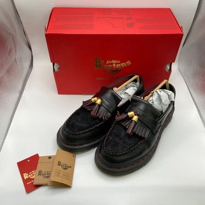 Dr.Martens ADRIAN YOTD AÑO DEL DRAGÓN Mocasines Borla 23cm Negro Rojo Nuevo Foto 1 de 4