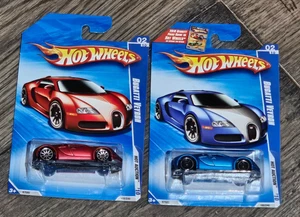 2010 Hot Wheels Hot Auction Red & Blue Bugatti Veyron Walmart Exclusive - Picture 1 of 2