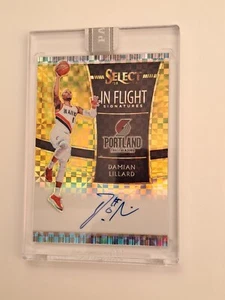 2018-19 Select Damian Lillard In Flight Gold Prizm Auto 1/1 White Box - Picture 1 of 6