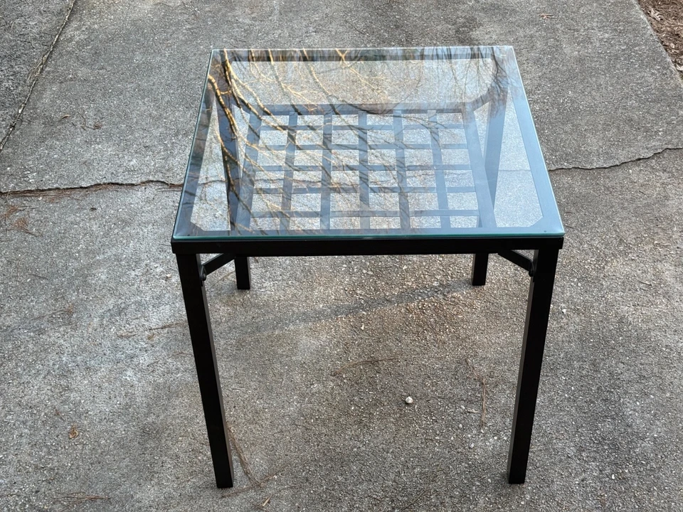 Mesa de cristal Ikea Granas Foto 1 de 3