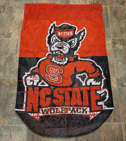 NC STATE UNIVERSITY Wolfpack Vinyl Outdoor Deluxe Flag 28” x 42” Cover