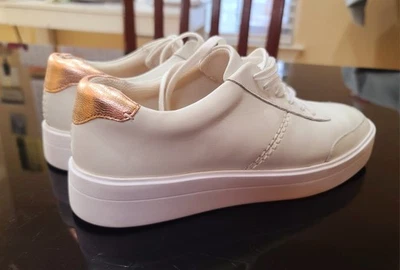 Women's Clark's Tennis Shoes Size 7.5 - Image 1 of 4