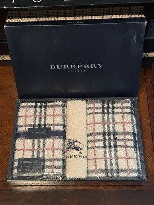 Burberry 3-Piece Towel Set - Image 1 of 3