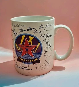 HOLLYWOOD WALK OF FAME Signatures Souvenir Coffee Mug - Picture 1 of 6