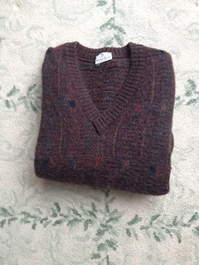 Men's Neiman Marcus Long Sleeved V-Neck Wool Blend Sweater Size S Made in Italy - Picture 1 of 4