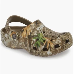 New Crocs Classic Camo RealTree Edge Clogs Sandals Boy's, Size: 1 Juniors/Youth - Picture 1 of 6