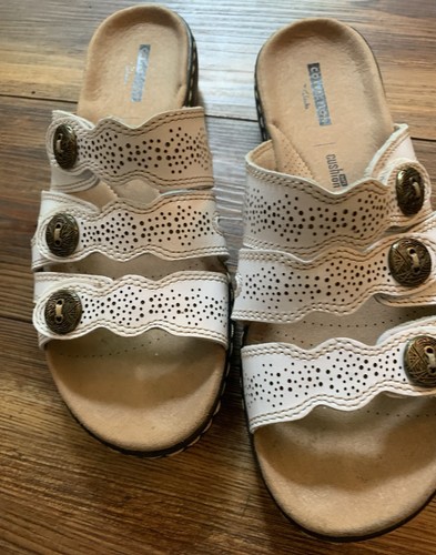 Sandalo donna Clarks "Leisa Grace" taglia 8 traforato cinturino slide pelle bianco