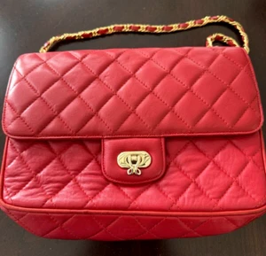 Vintage Quilted Leather Flap purse bag Front Shoulder Bag Red EXCELLENT 9X6X3 in - Picture 1 of 15