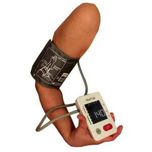 Sprechendes Oberarm Blutdruckmessgerät MedTalk extragroße LCD-ANZEIGE 6 Sprachen - Picture 1 of 2