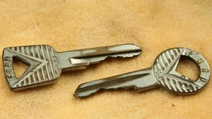 Vintage 1950s Ford key set + Extra set ILCO aftermarket keyed the same - Picture 1 of 8
