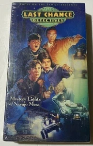 New VHS OOP The Last Chance Detectives Mystery Lights of  Navajo Mesa - Bild 1 von 2