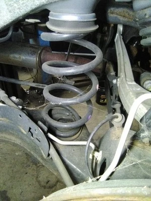 Nissan Rogue Sport 19 muelle helicoidal trasero modelo S  Foto 1 de 4