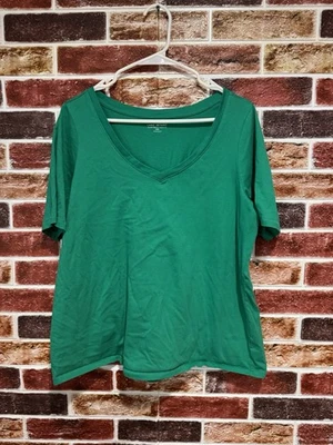Camiseta para mujer Lane Bryant verde clásica perfecta talla 14/16 Foto 1 de 2