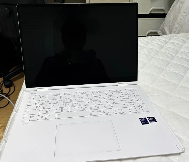 LG Gram Pro 360 16" 16T90TP-GA5HK Win11  Ultra5 Intel Arc 16G/512G / Express - Image 1 of 1