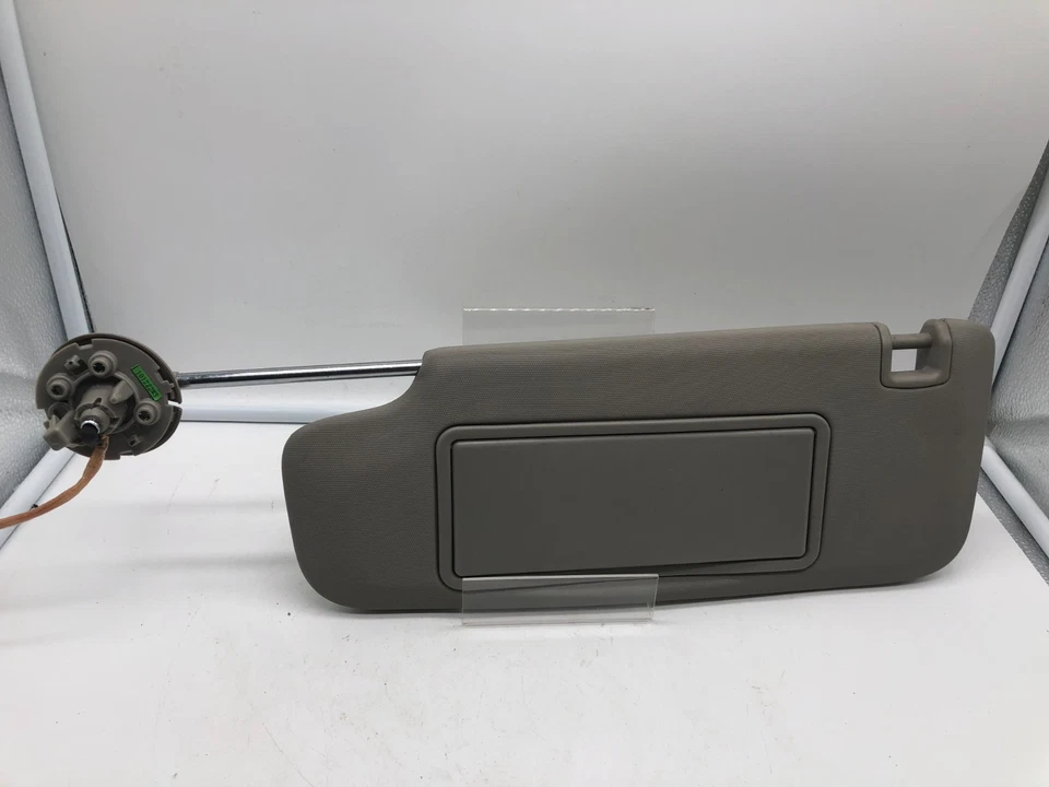 Chevrolet Malibu 2016-2023 conductor parasol gris iluminado OEM A01B46006 Foto 1 de 4