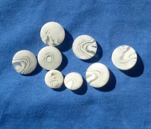 Set of 8 Marbled Cream Ivory color Shank Buttons Mother Daughter 5/8 - 7/8 Inch - Picture 1 of 4