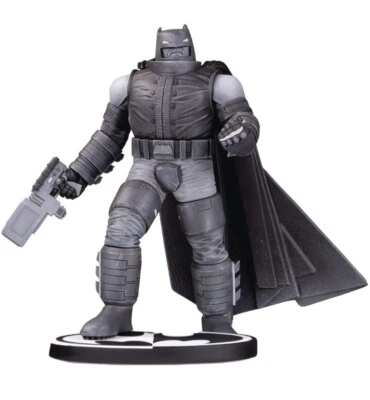 BATMAN BLACK AND WHITE FRANK MILLER DARK KNIGHT RETURNS ARMORED BATMAN STATUE - Image 1 of 2