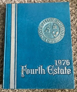 1976 MOTT HIGH SCHOOL YEARBOOK= VOL 8 = CHARLES S.MOTT 1976 WATERFORD MICHIGAN - Picture 1 of 12
