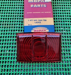 49 Plymouth Special Deluxe P18 1949 nuevo de stock MoPar centro lámpara lente - Imagen 1 de 2