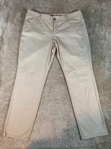 Dockers Khakis Mid Rise Tan Women’s Size 12 Short - 28” Inseam -149 - Picture 1 of 9