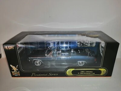 LINCOLN X-100 KENNEDY CAR 1961 ROAD LEGENDS SCALA 1/24 REF.24048 - Immagine 1 di 4